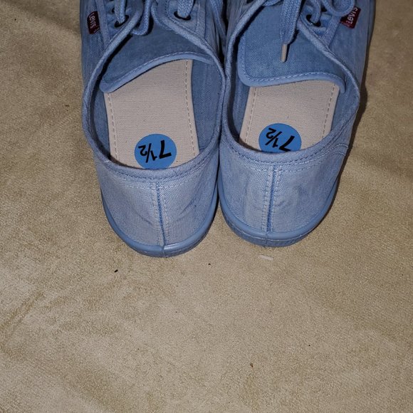 - NWOT levi’s woman’s shoes size 7.5 - Picture 3 of 7